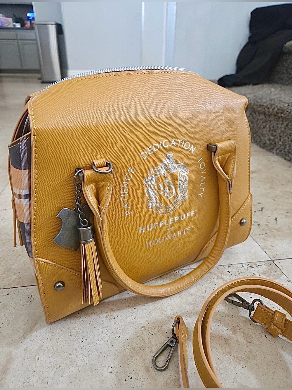 NWOT Bioworld Hufflepuff Mustard Yellow Crossbody Bag
